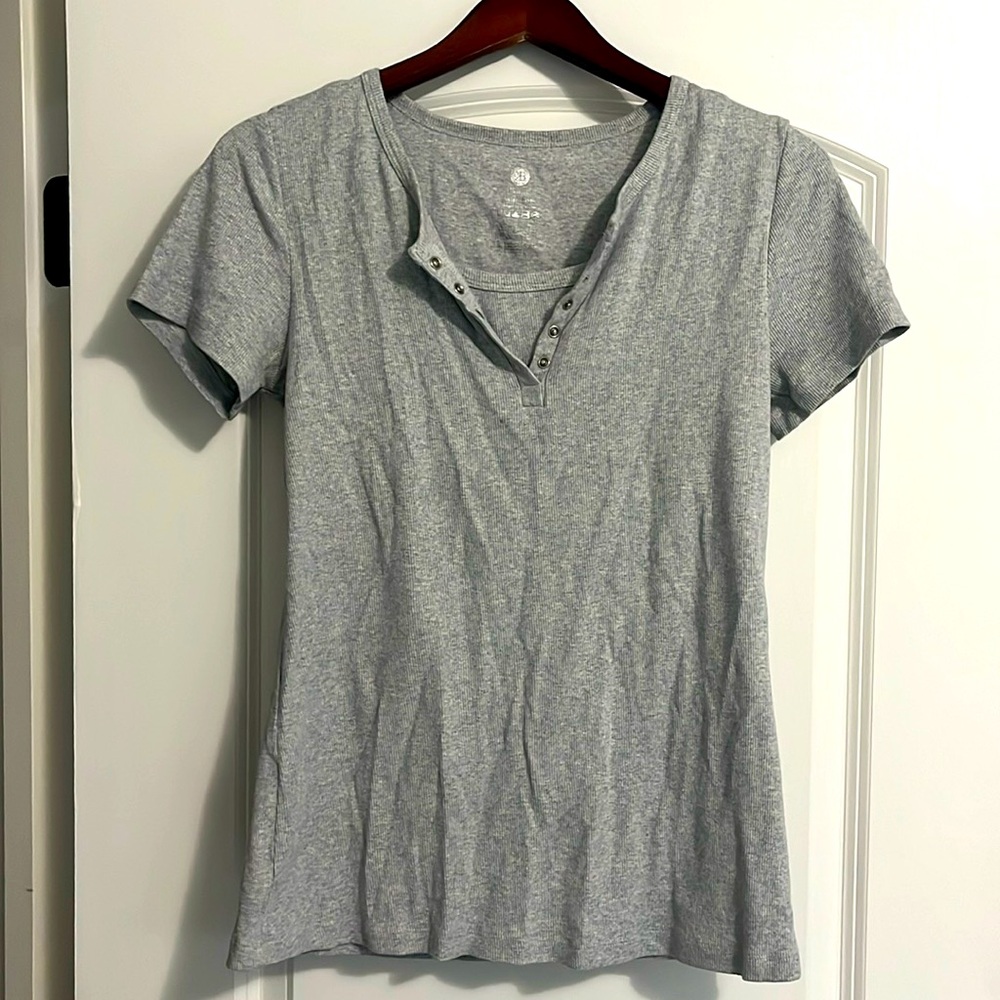 Nursing friendly top, large
